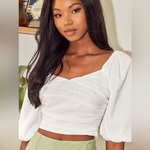 Lulu’s cropped white top